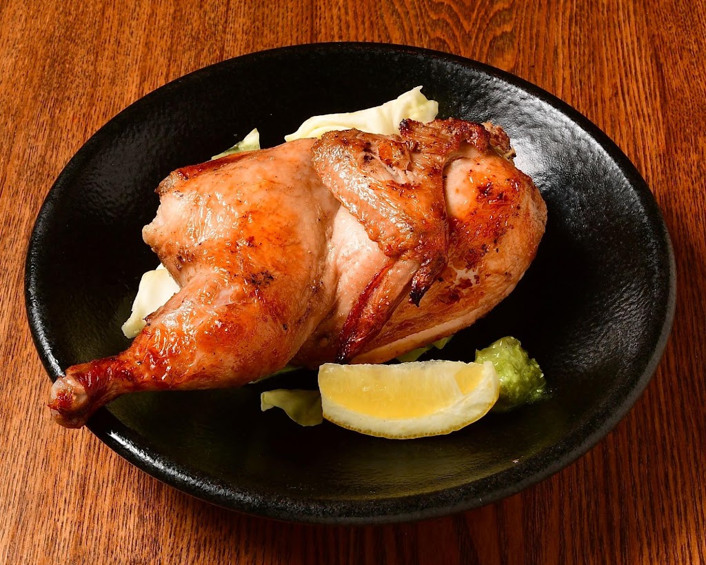 がぶり鶏はスタッフが食べやすくカットします